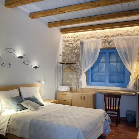 Arenaria Leucadia فندق